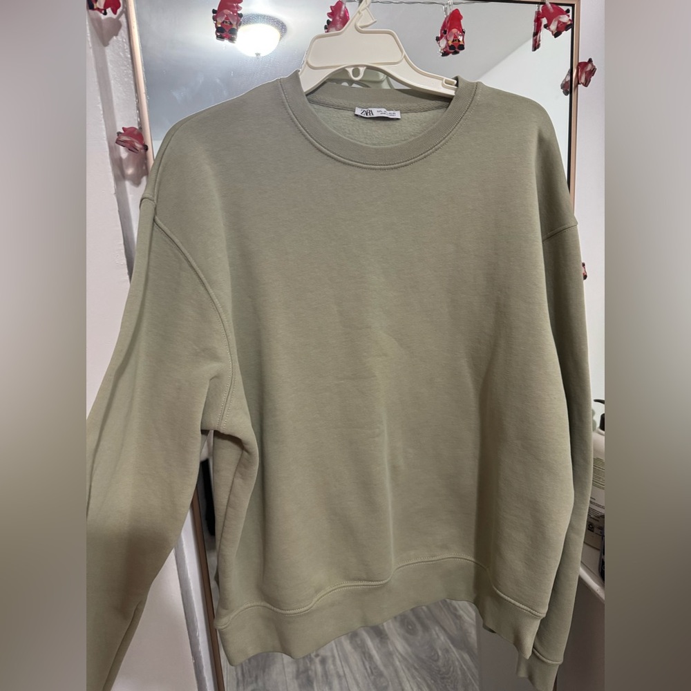 Sweatshirt green, used 1 time, from Zara. For men large